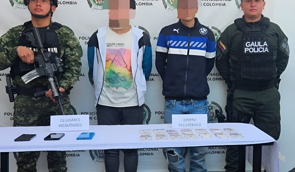 Gaula en Cajicá capturó a dos hombres que extorsionaban menores de edad por redes sociales