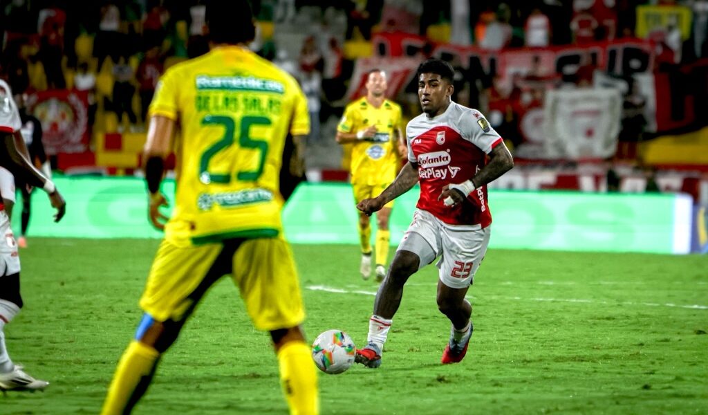 Santa Fe y Fortaleza iniciaron las finales de liga con derrota
